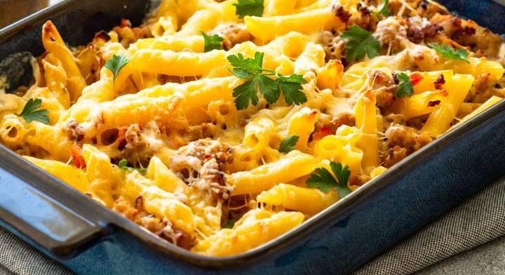 Rakott tészta, ahogy mindenki szereti: darált hússal és sok sajttal