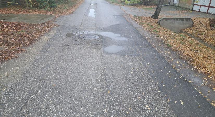 Útjavítás és kátyúzás Tiszaszigeten: a polgármester tájékoztatott a tervekről