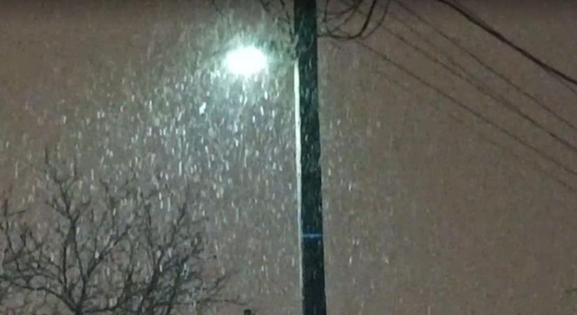 Elő a hólapátokkal, durva fordulat jön az időjárásban: hidegfront csap le az országra, ezen a napon már havazhat is