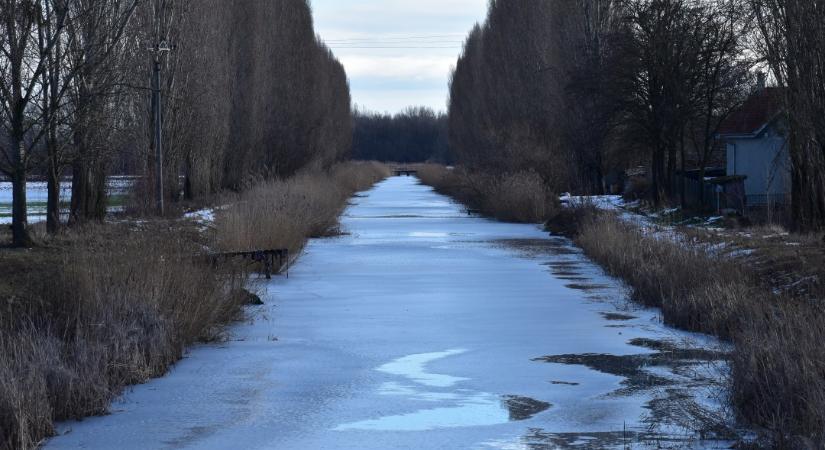 Megérkezett a lehűlés: Kiadós eső, hó és viharos szél jön hétfőn
