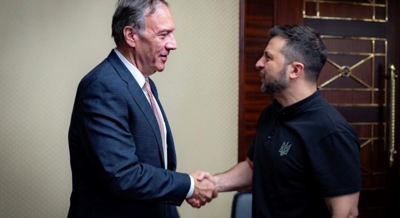 A volt amerikai külügyminiszter a korrupcióval vádolt ukrán vállalat tanácsadójaként dolgozik. Zelenszkij neve is előkerült
