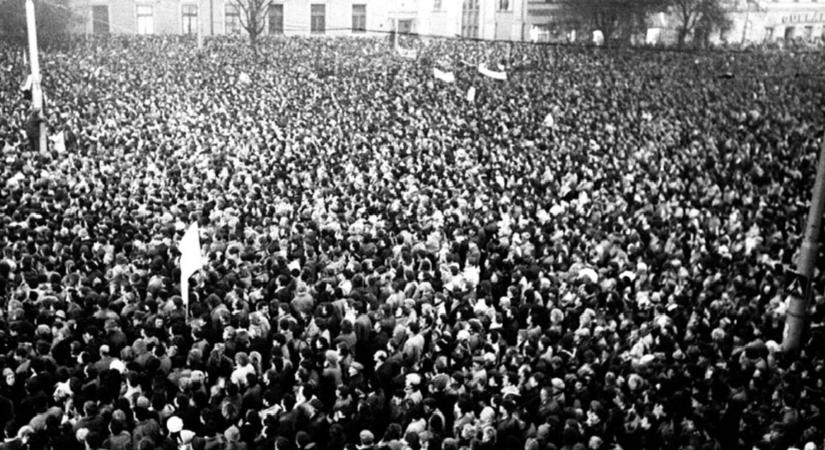 FOTÓK: Így néztek ki a főváros utcái 1989-ben novemberében