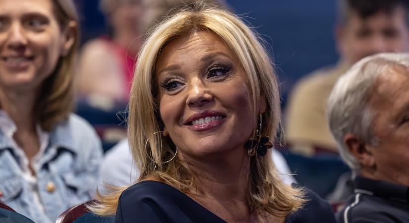 Liptai Claudia és férje már a karácsonyfa előtt – el is árulta, miért indítják ilyen korán az ünnepi szezont