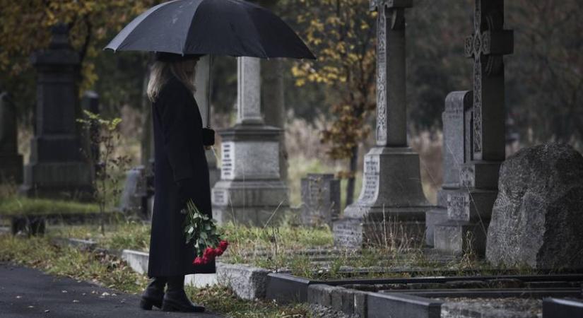 Sokkolóak a temetési költségek 2025-ben: ezért fizetnek ilyen sokat a családok