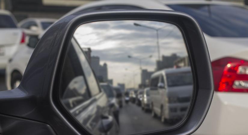 Ezzel a feltétellel 16 év alattiak is vezethetnek autót, így úszhatják meg a büntetést