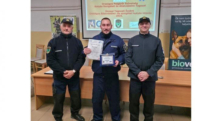 Rangos elismerést vehetett át a lőrinci polgárőr 