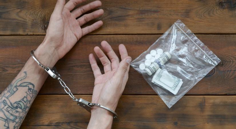 Akár 10 kiló drog is lehetett volna belőle: mosószernek álcázva csempésztek amfetamint Hollandiából