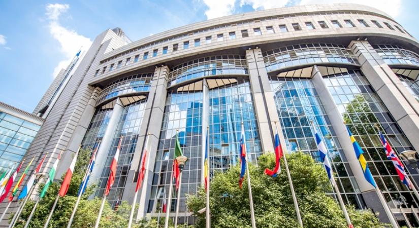 Amikor már mindenki beletörődött, hogy lekerült a napirendről az óraátállítás eltörlése, meglepő fordulat történt az Európai Unióban