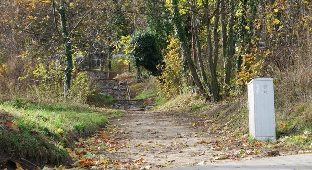 Lebontották a Petőfi teret a belvárossal összekötő egyik lépcsősort