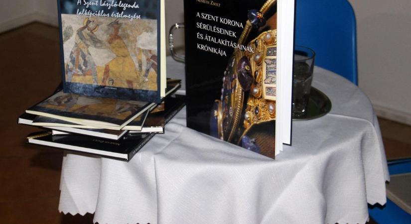 Újra kell írni a Szent Korona történetét