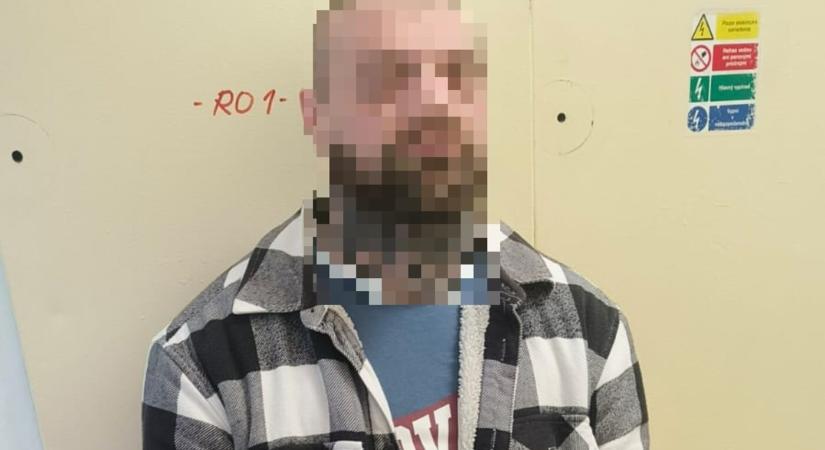 Nemzetközileg körözött bűnözőt vett őrizetbe a rendőrség Szlovákiában