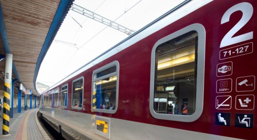 A hétköznapi menetrend szerint közlekednek ma a vonatok