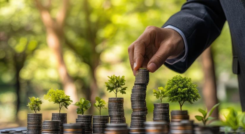 A 14. havi nyugdíj teljes összegét 2030-ban kapják meg a nyugdíjasok