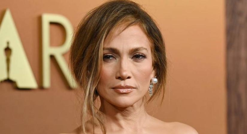 Jennifer Lopez mellei ellopták a show-t a díjátadón: ő volt a legdögösebb a Governors Awards-on