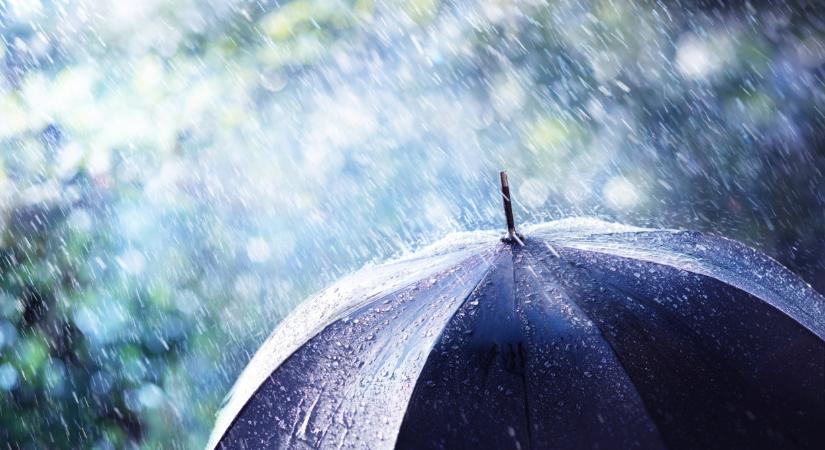 Nem elég a nagy eső, kemény vihar csap le ma ránk: erre jó lesz felkészülni