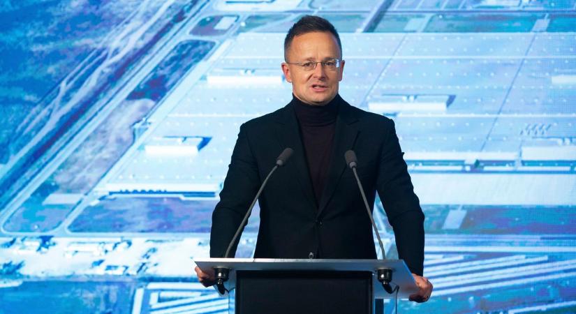 Szijjártó Péter: Magyarországon munkahelyek tízezrei jönnek létre