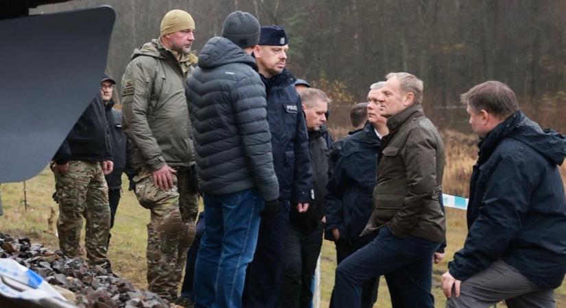 Donald Tusk: szabotázsakció történt, a robbantás célja egy vonat volt – képek