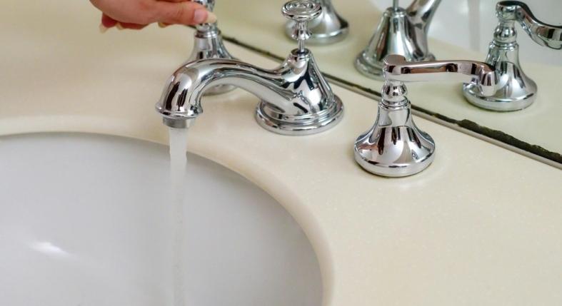 Miért szereti a macska a csapból folyó vizet?