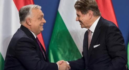 Emelik a kiskereskedelmi adó határsávjait, halasztják az üzemanyagok jövedéki