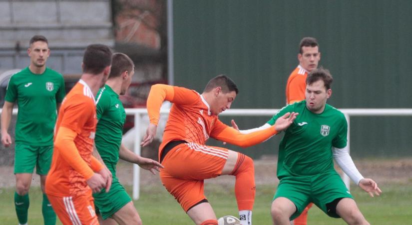 Vármegyei I.: rangadót nyert a Sárvár! - fotók