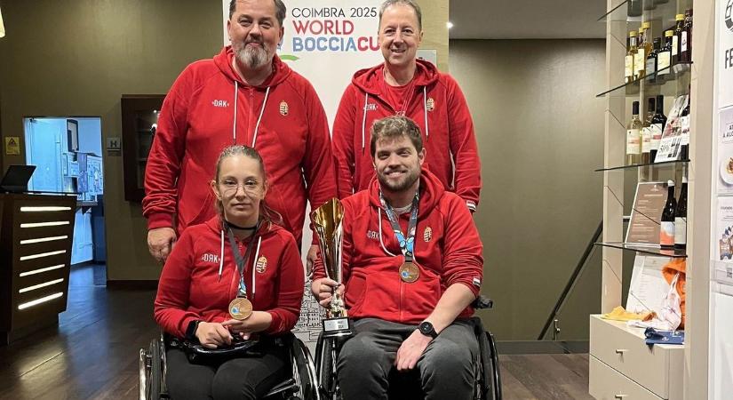 A koporsóból állt fel a PTE duója