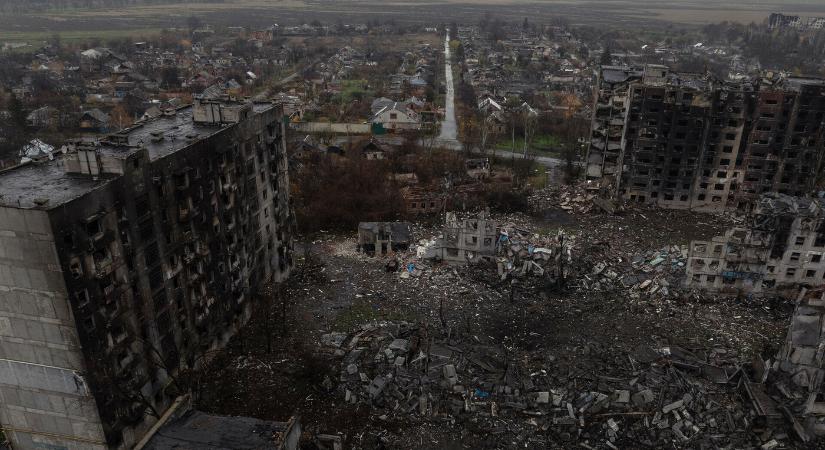 Két rakétát és csaknem 130 drónt vetett be az orosz hadsereg, polgári áldozatok is vannak