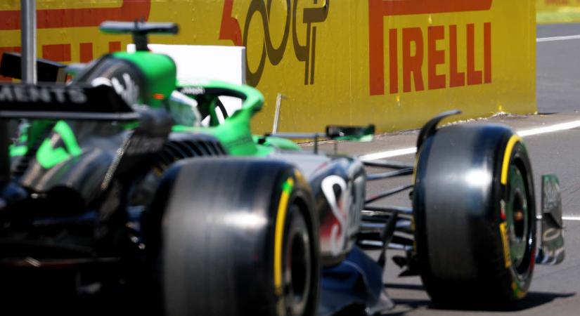 Vészhelyzeti intézkedés Katarra: kötelező körlimit minden gumira, garantált a kétkiállásos futam