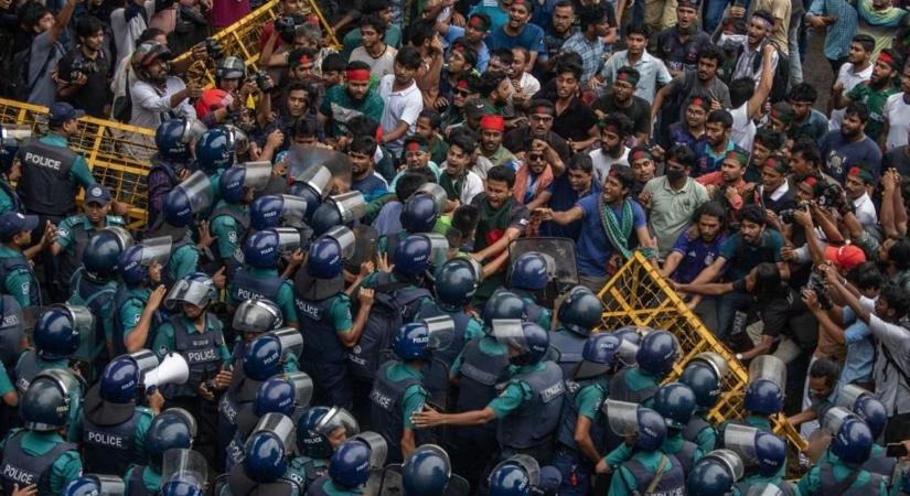 Halálra ítélték a diáktüntetéseket véres kézzel tavaly elfojtó miniszterelnököt, aki 1400 ember haláláért felelős - örömujjongás fogadta az ítéletet