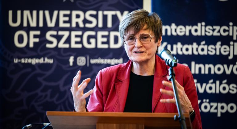 „Bizonyára nem fogjuk lebirkózni egymást” – két magyar Nobel-díjas találkozik a svéd nagykövetségen