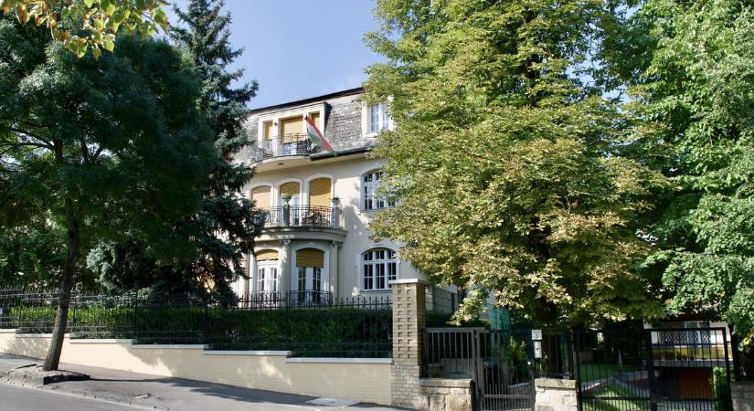 Lánczi Tamás irodája bejelentette, hogy a Telex vegzálására készül