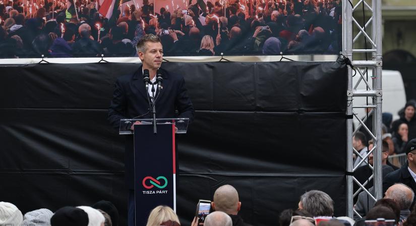 Tisza-gyűlés Győrben: csökkenő tér, az ország túlsó feléről érkező utazóközönség