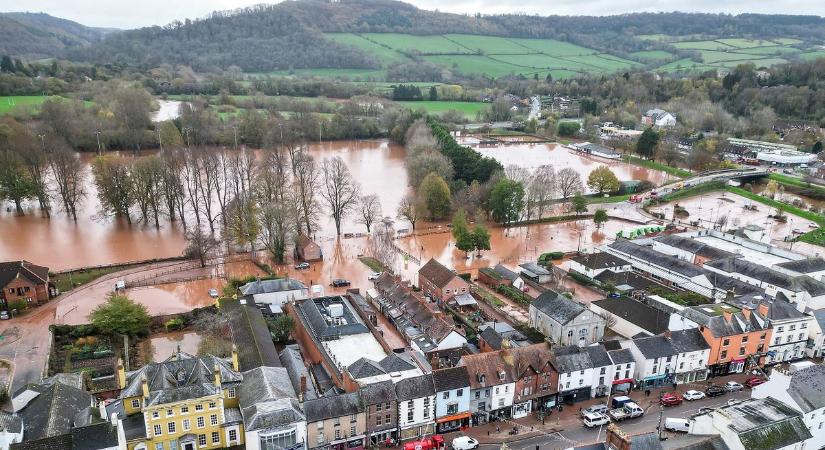 Tombol a Claudia vihar: három halott, súlyos áradások (Videó)