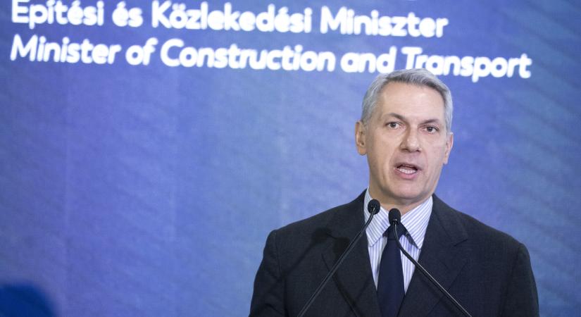 Lázár János hajthatatlan: már két céggel harcol a miniszter
