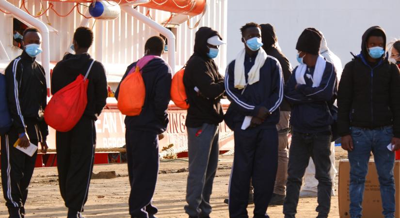 Olaszország szinte belefullad a migránsokba
