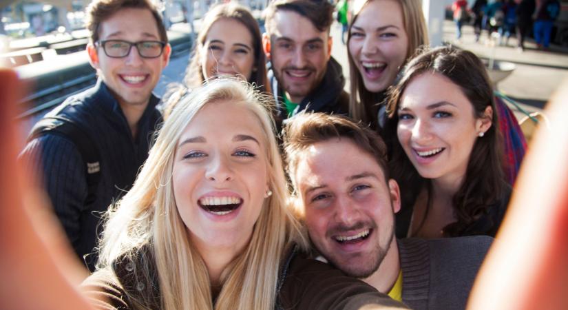 251 féle támogatás 14-35 éveseknek: a minisztérium új weboldalt indított Ifistart.hu néven