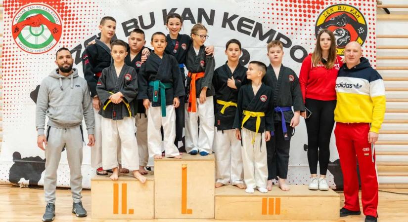 Bushido Kempo Akadémia: mind az 9 egri fiatal érmet nyert Sárbogárdon