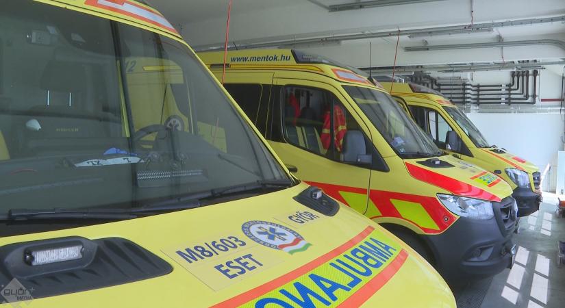 Perceken múlt az utas élete – a jegykezelő és az utasok mentették meg