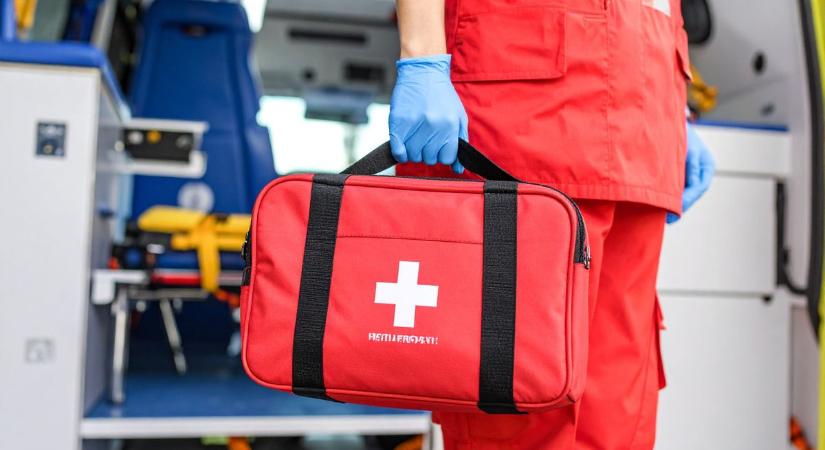 Életmentés a vonaton: perceken múlt egy idős férfi élete