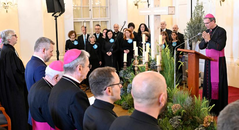 Ünnepi gesztus – a magyaroktól is bocsánatot kértek az egyházak