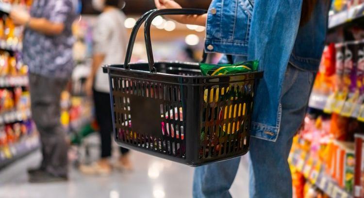 Hiába az 5% alatti drágulás, marad az árrésstop