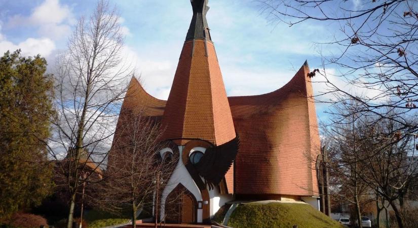 Ez a közös a windsori kastélyban és a balatoni baglyos házban?