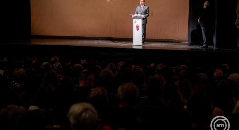 Gulyás Gergely: a kultúra összetartja a nemzetet, ezért átível a határokon