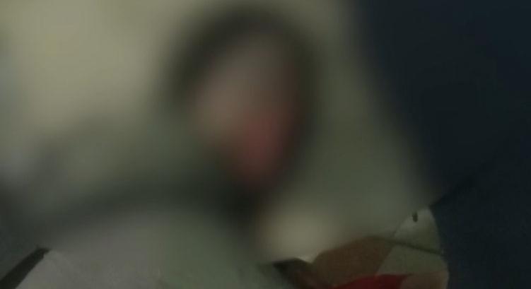 Másfél évnyi bántalmazás után kért segítséget egy nő, akit rendszeresen vert a párja a gyerek előtt