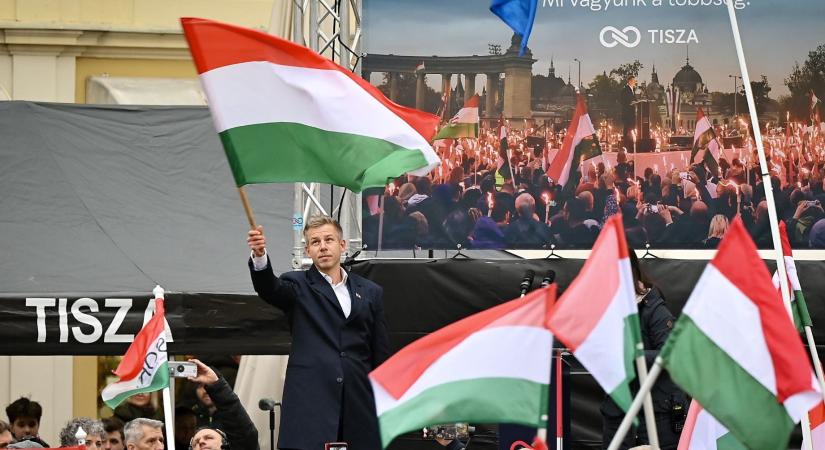 Utcai harcosből öregedő rocksztárrá pozicionálnák át Orbán Viktort