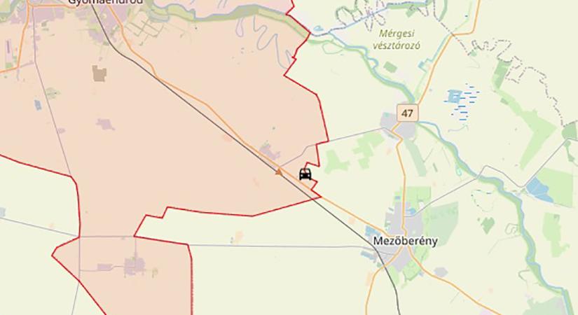 Traktor és személyautó karambolozott Csárdaszállás közelében, teljes útzár