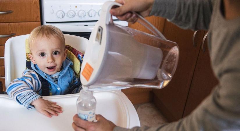 Újra ihatják a kismamák és kisbabák a csoknyai vizet