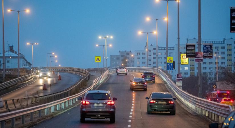 Péntek este kezdődik a Flórián téri felüljárók felújításának második üteme