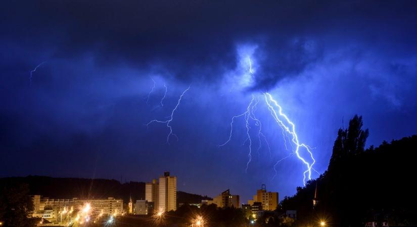 Vihar: másodfokú riasztást adtak ki több járásra