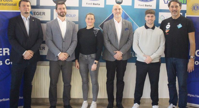 Elindult a karácsonyi adománygyűjtés: száz gyereket támogatnának karácsonykor az egri oroszlánok