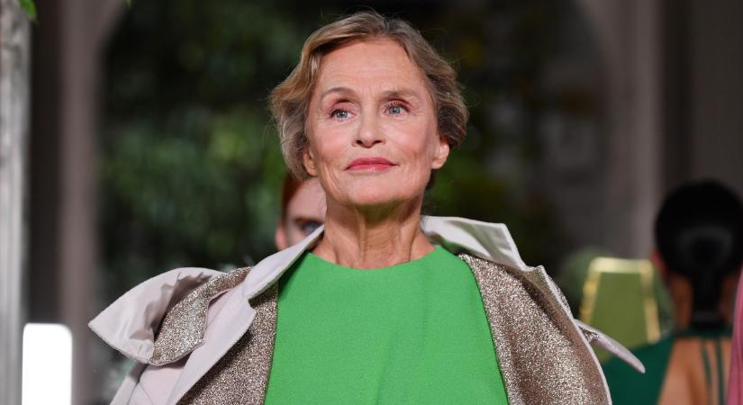 A 70-es évek rajongott szupermodellje 82 évesen is szenzációsan fest, miközben megőrizte természetességét